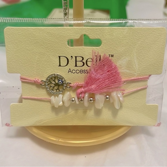 Bracelets - Picture 1 of 3